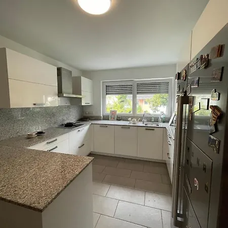Familienfreundliche Mit 110qm In Ruhiger Und Gut Angebundener Lage Apartamento Múnich